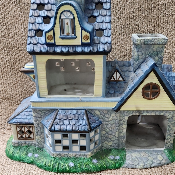 Partylite candle house - Picture 1 of 8